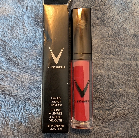 V Kosmetik Liquid Velvet Lipstick in Bubbly 0.21oz 6g - Picture 1 of 6